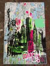 Lade das Bild in den Galerie-Viewer, Skyline And Statue
